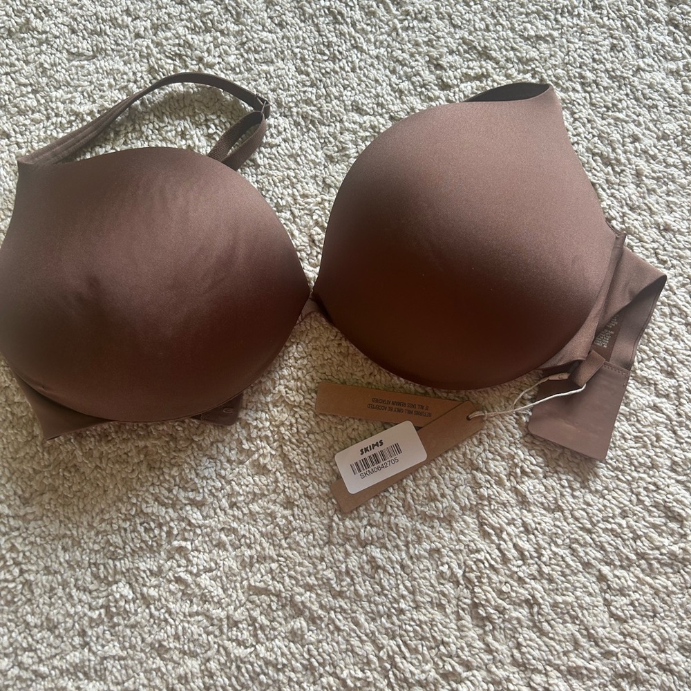 SKIMS Ultimate Collection Push-up bra NEW with tags 34 DD